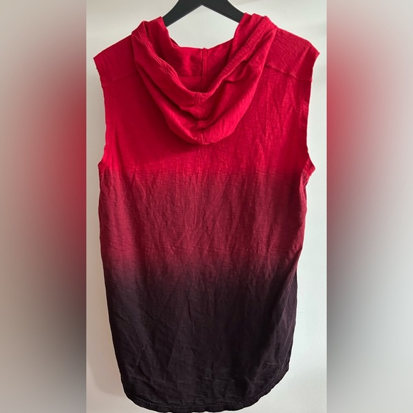 Guess Red and Black Hooded No Sleeveless Top excellent conditions - Picture 7 of 7